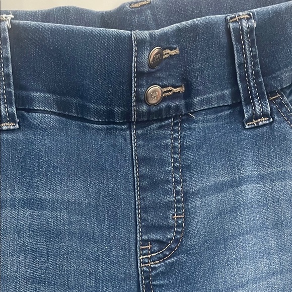 Classic Blue Lee Riders Women's Jeans - Picture 4 of 6